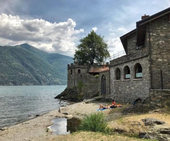Borgocastello Lägenhet Rezzonico Exteriör bild