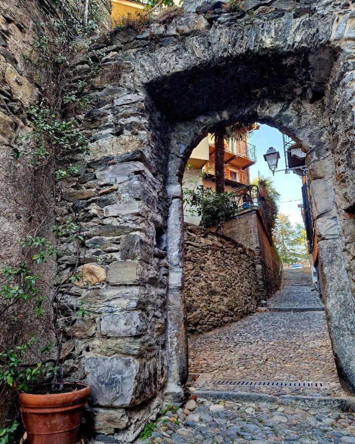 Borgocastello Lägenhet Rezzonico Exteriör bild